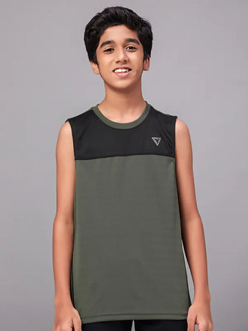 Boys Colorblock Slim Fit Crew Neck T-shirt with TECHNO GUARD