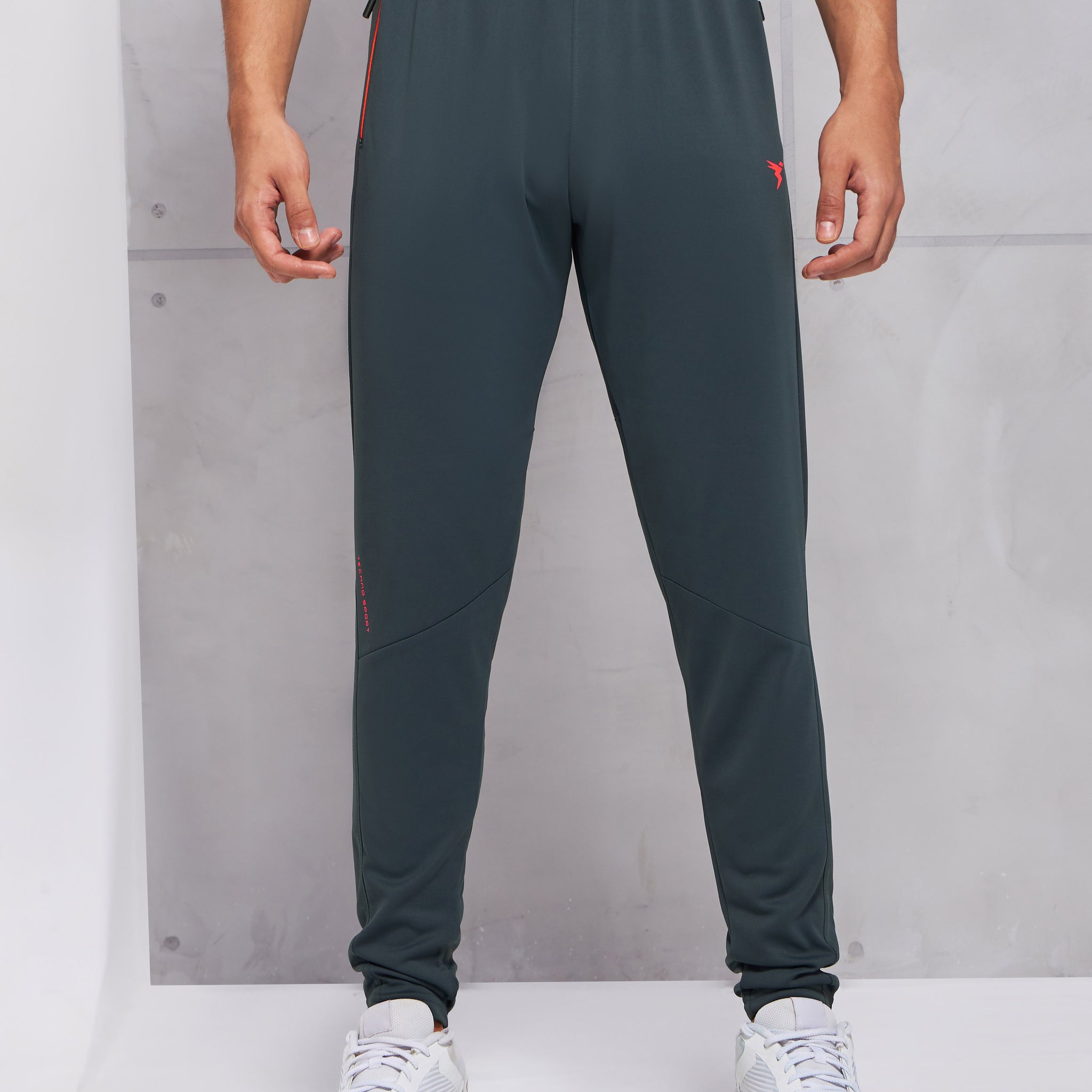 Men Solid Slim Fit Trackpants with TECHNO DRY