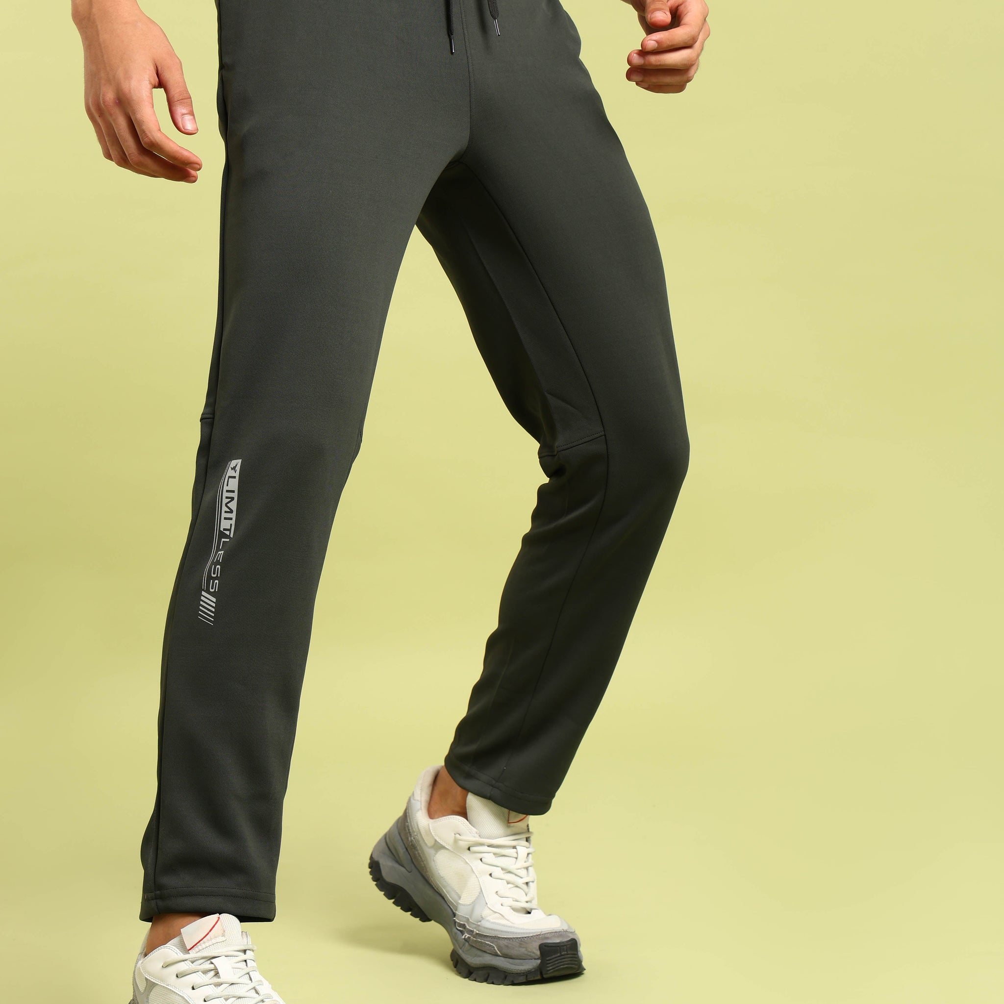 Men Solid Slim Fit Trackpants with ELASTO PLUS