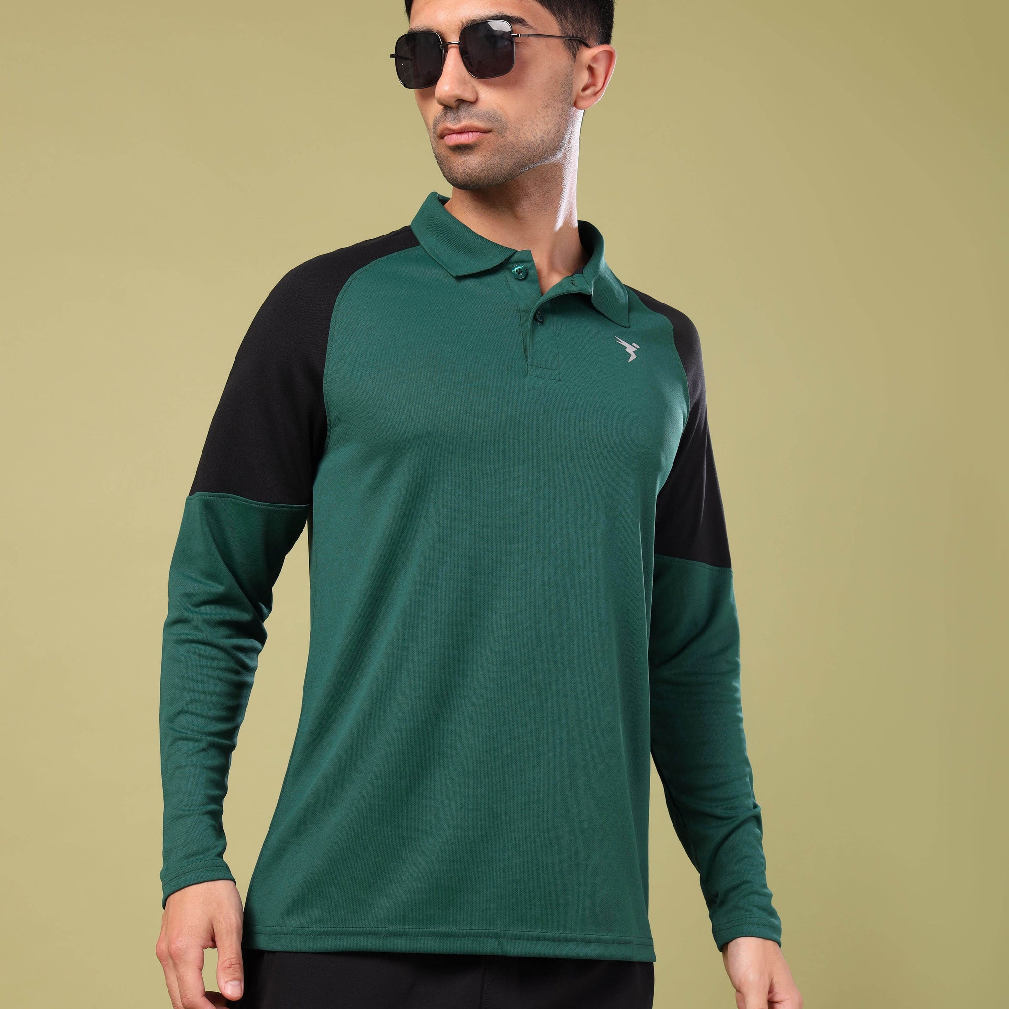 Men Colorblock Slim Fit Polo T-shirt with TECHNO COOL+