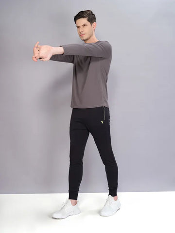 Men Solid Slim Fit Crew Neck T-shirt with TECHNO COOL+