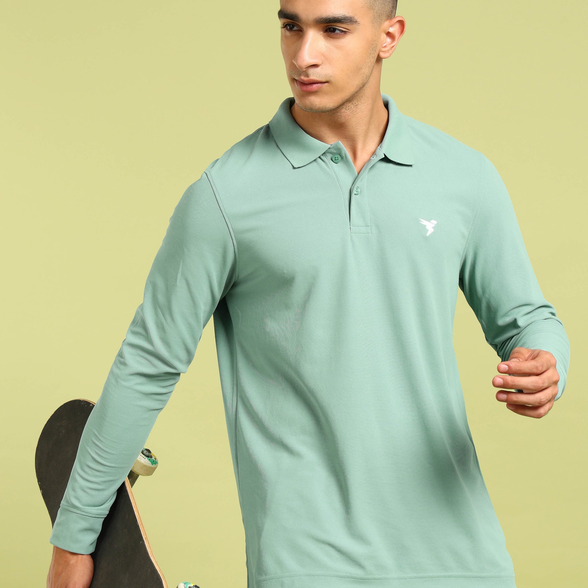 Men Solid Slim Fit Polo T-shirt with MATPIQ