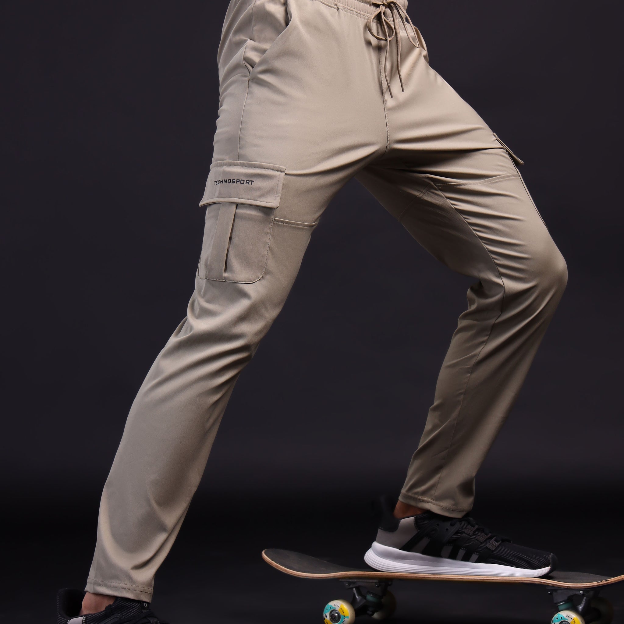 Men Solid Relax Fit Sports Cargo Trackpants with TS FLEXI