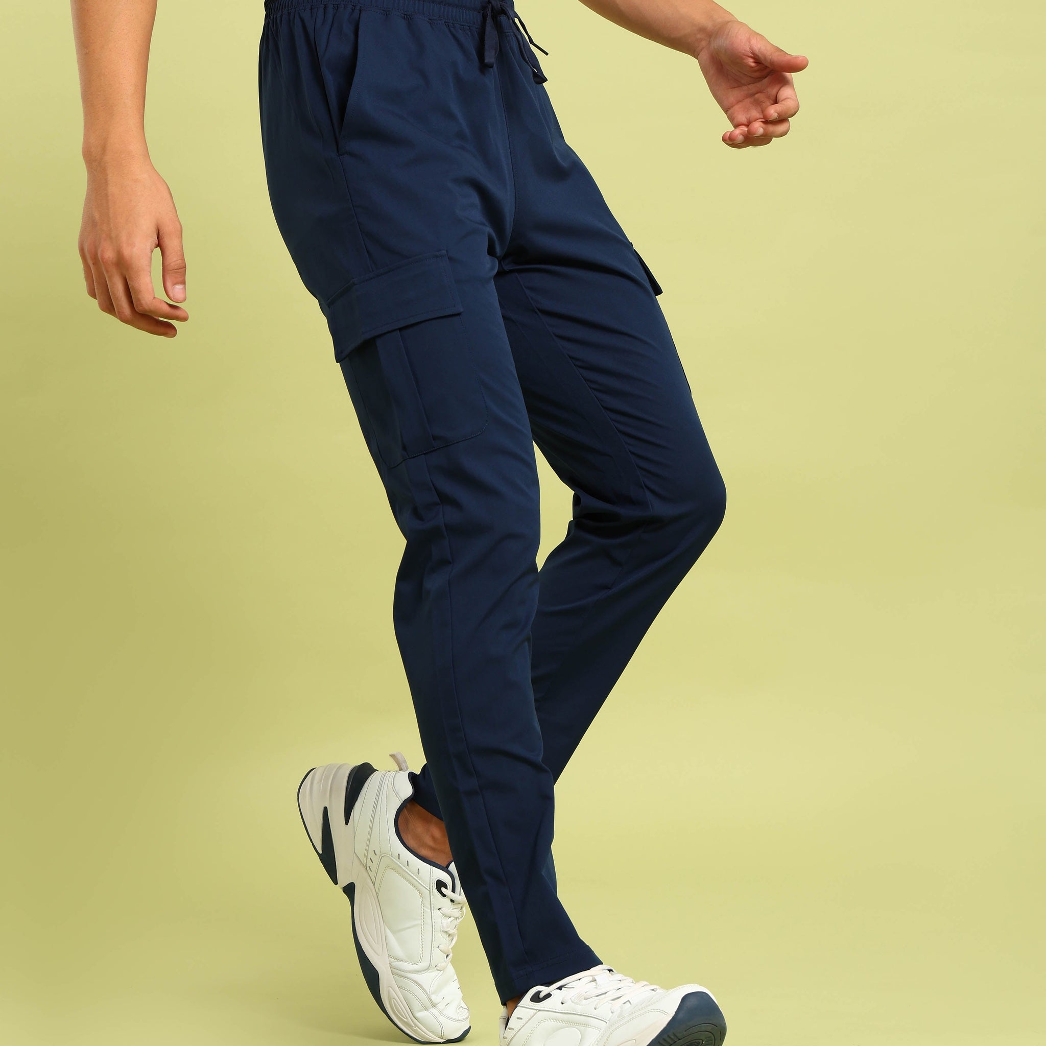 Men Solid Relax Fit Sports Cargo Trackpants with TS FLEXI