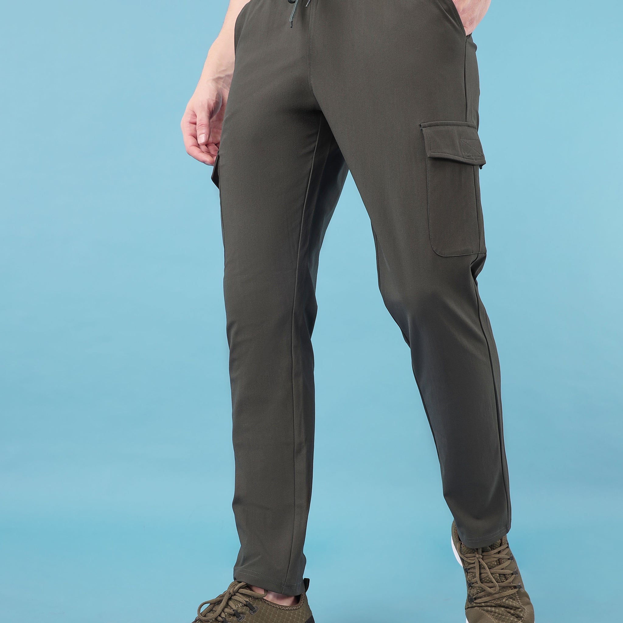 Men Solid Relax Fit Cargo Trackpants with DURACOOL+