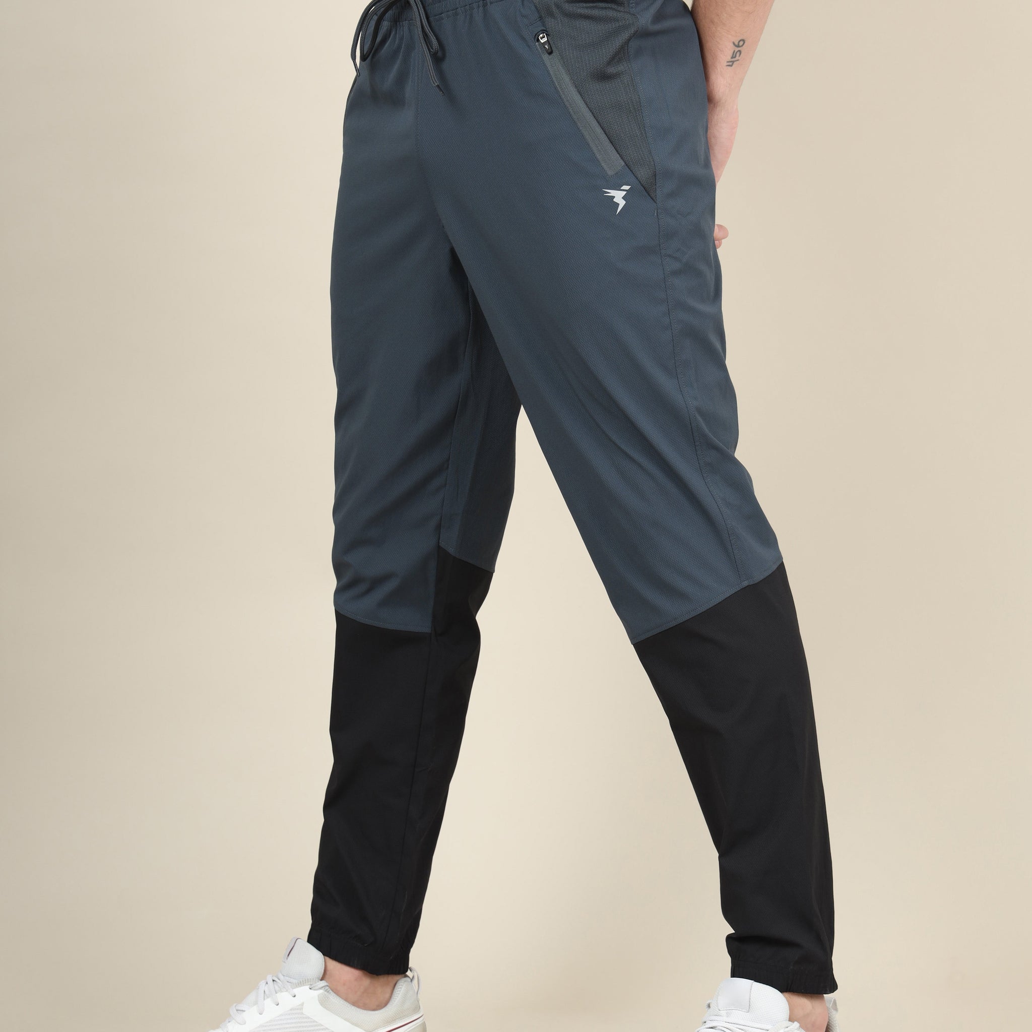 Men Colorblock Slim Fit Joggers with TECHNOLITE STRETCH