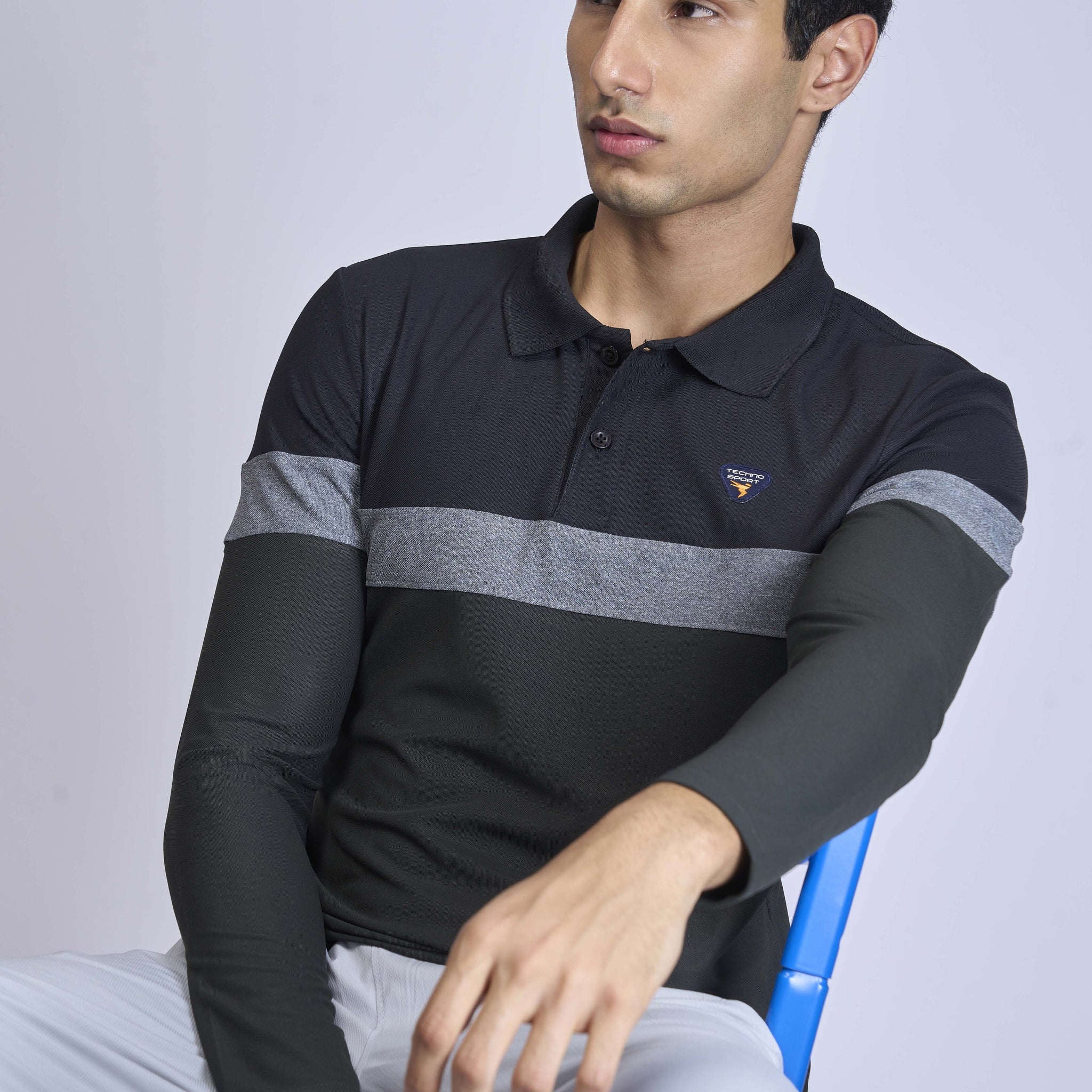 Men Colorblock Slim Fit Polo T-shirt with MATPIQ