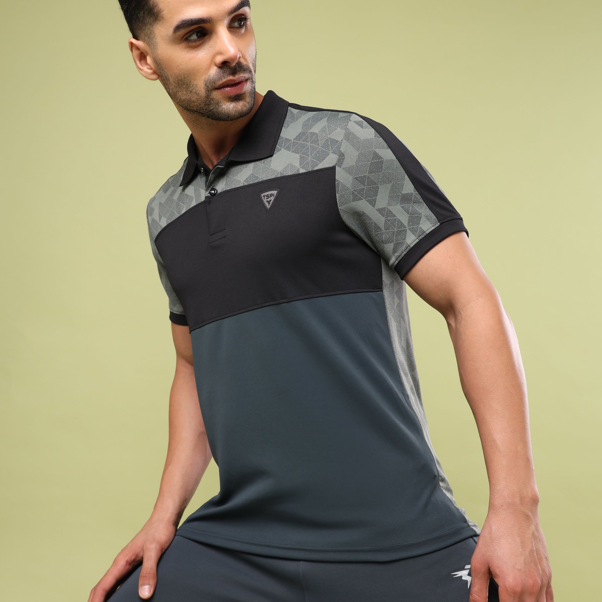 Men Colorblock Slim Fit Polo Sports T-shirt with DOUBLE COOL