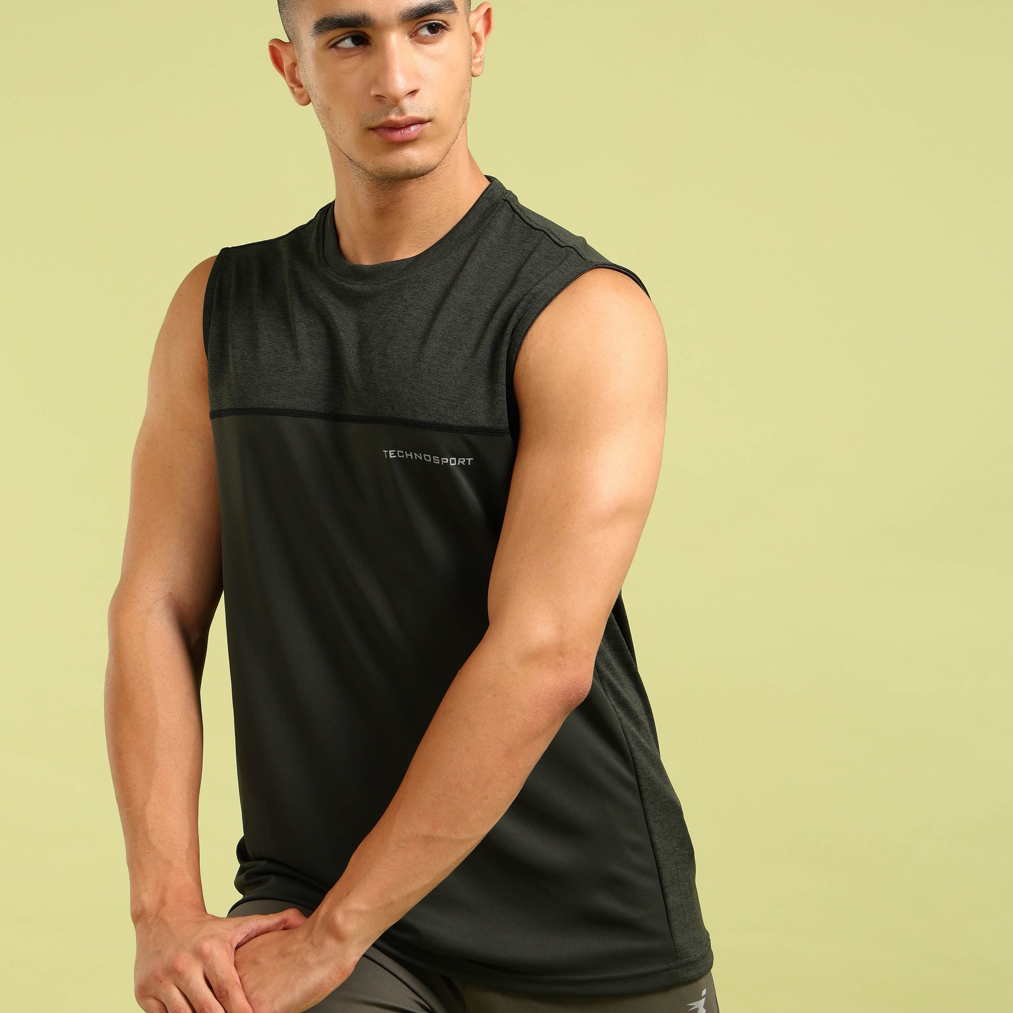 Men Colorblock Slim Fit Crew Neck Innerwear Vest with TECHNO COOL+