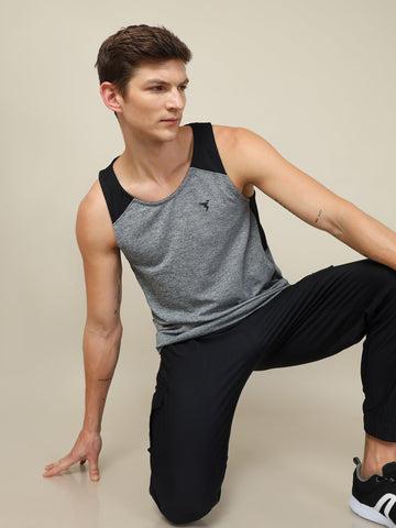 Men Melange Slim Fit Scoop Neck Innerwear Vest with TECHNO COOL+