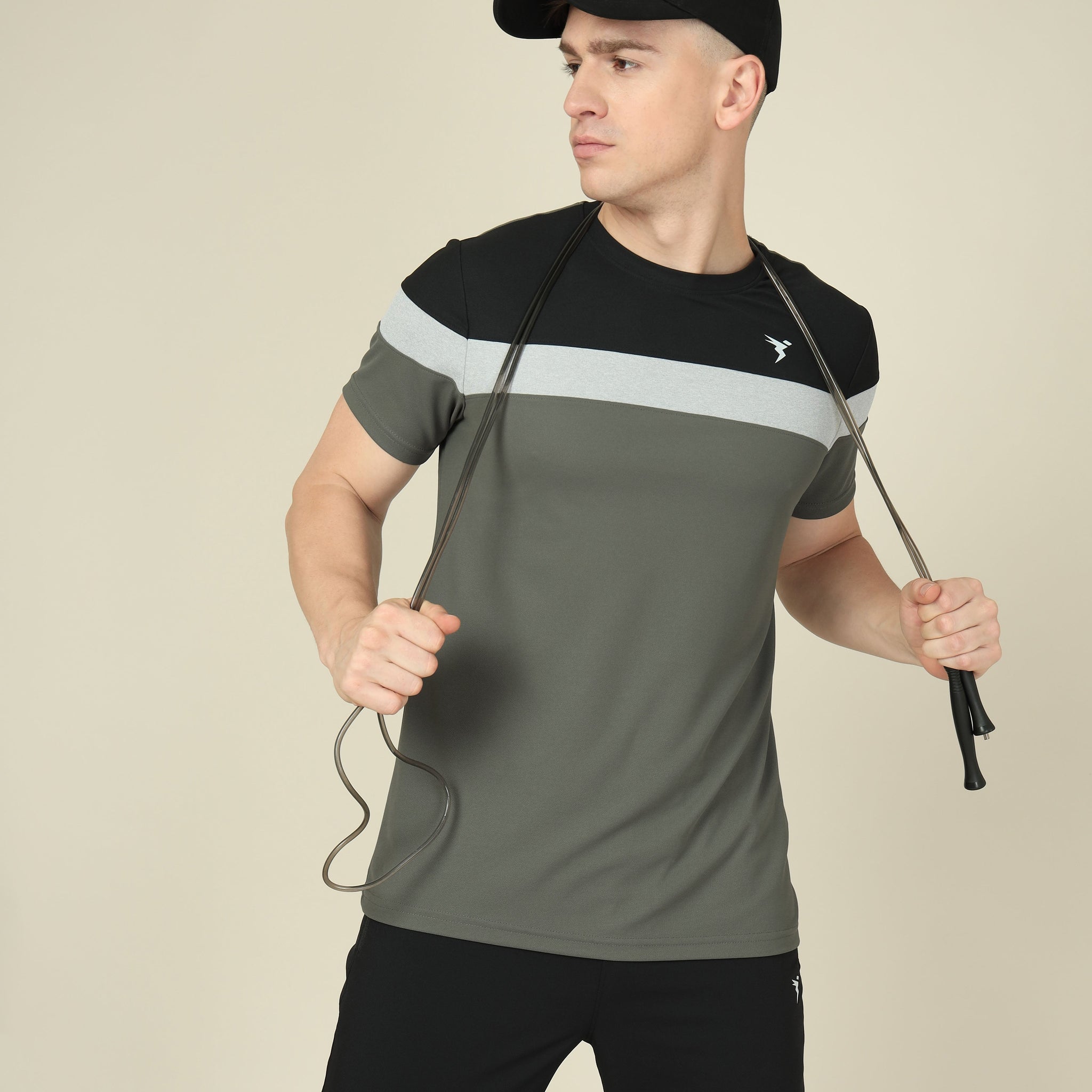 Men Colorblock Slim Fit Crew Neck T-shirt with MATPIQ