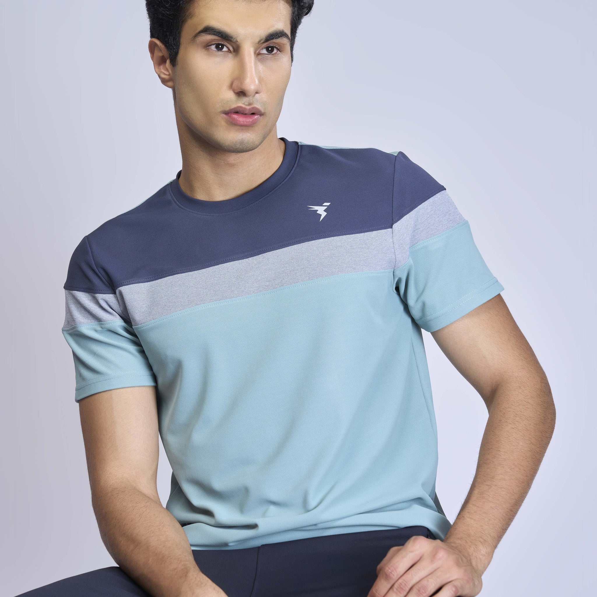 Men Colorblock Slim Fit Crew Neck T-shirt with MATPIQ