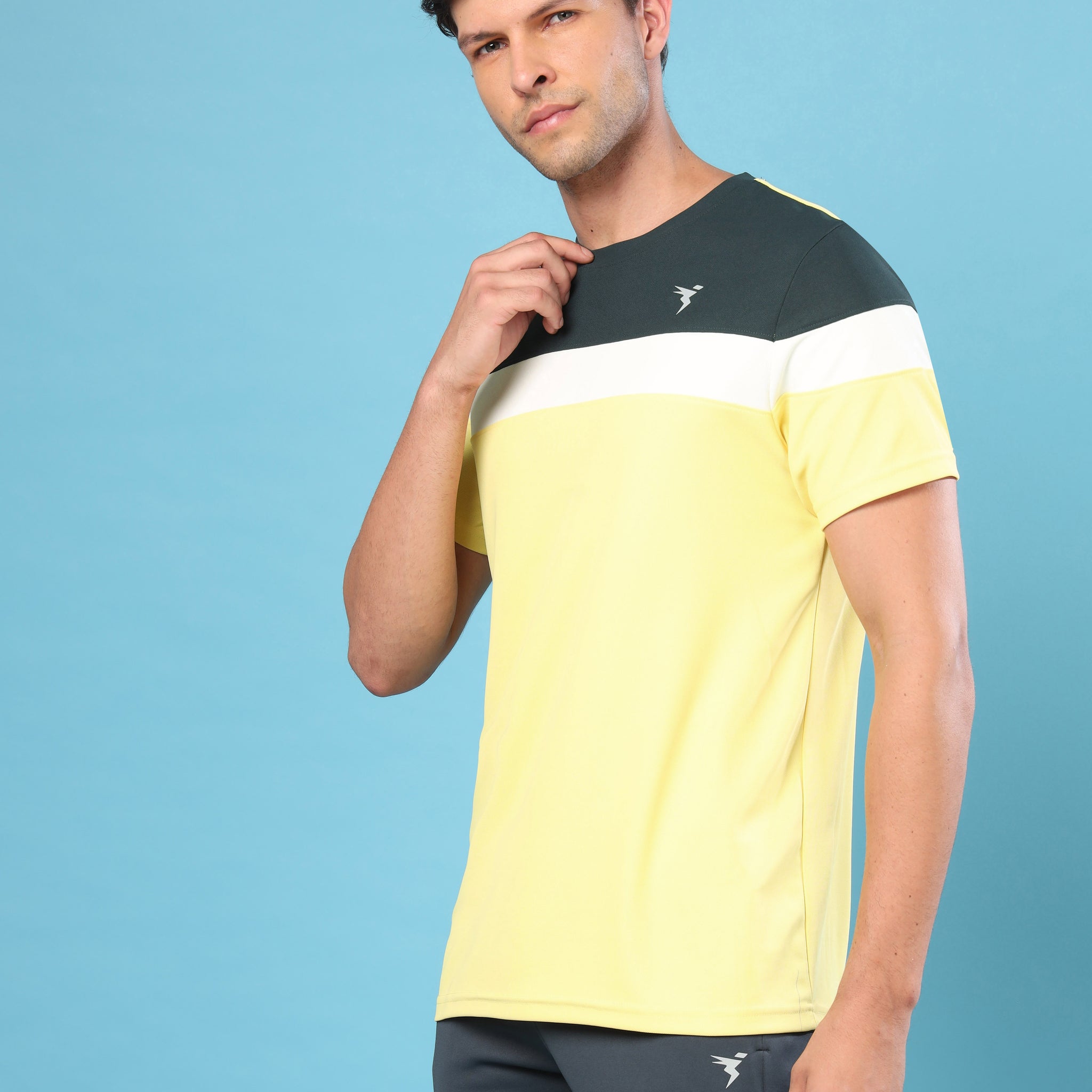 Men Colorblock Slim Fit Crew Neck T-shirt with MATPIQ