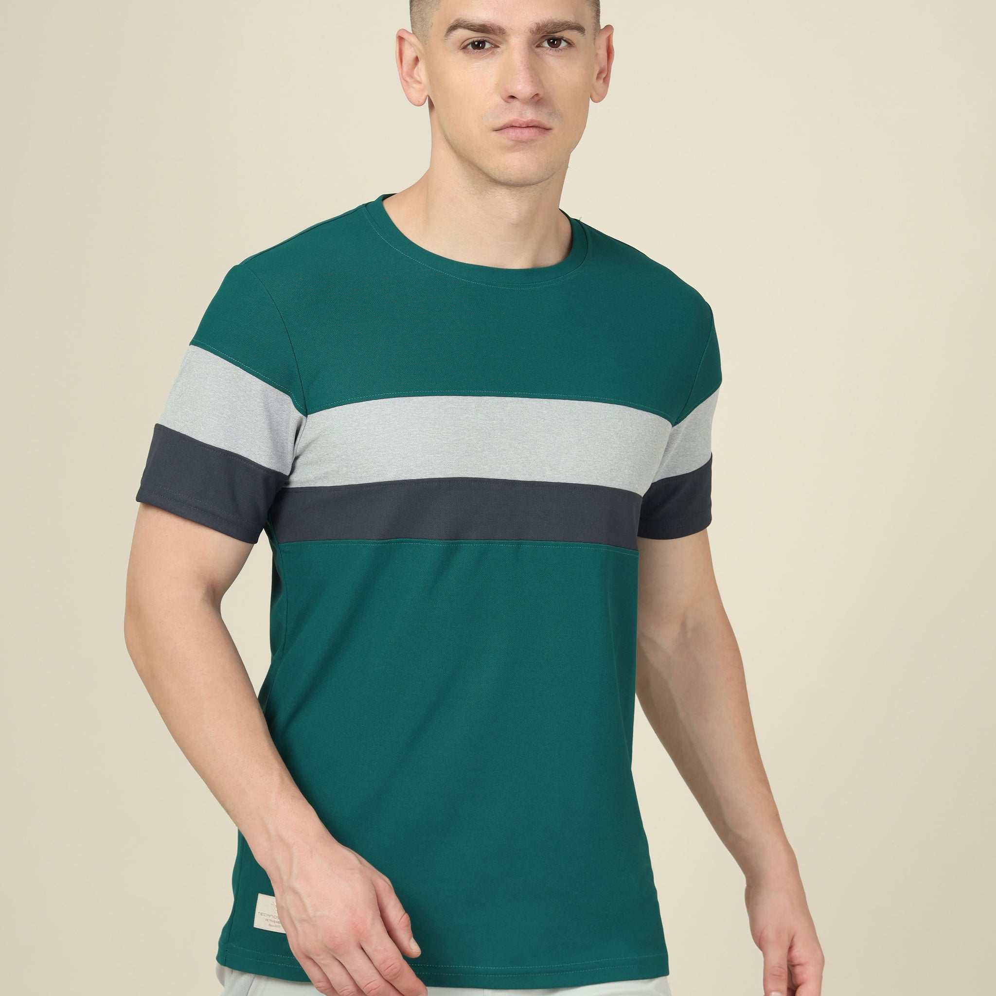 Men Colorblock Slim Fit Crew Neck T-shirt with MATPIQ