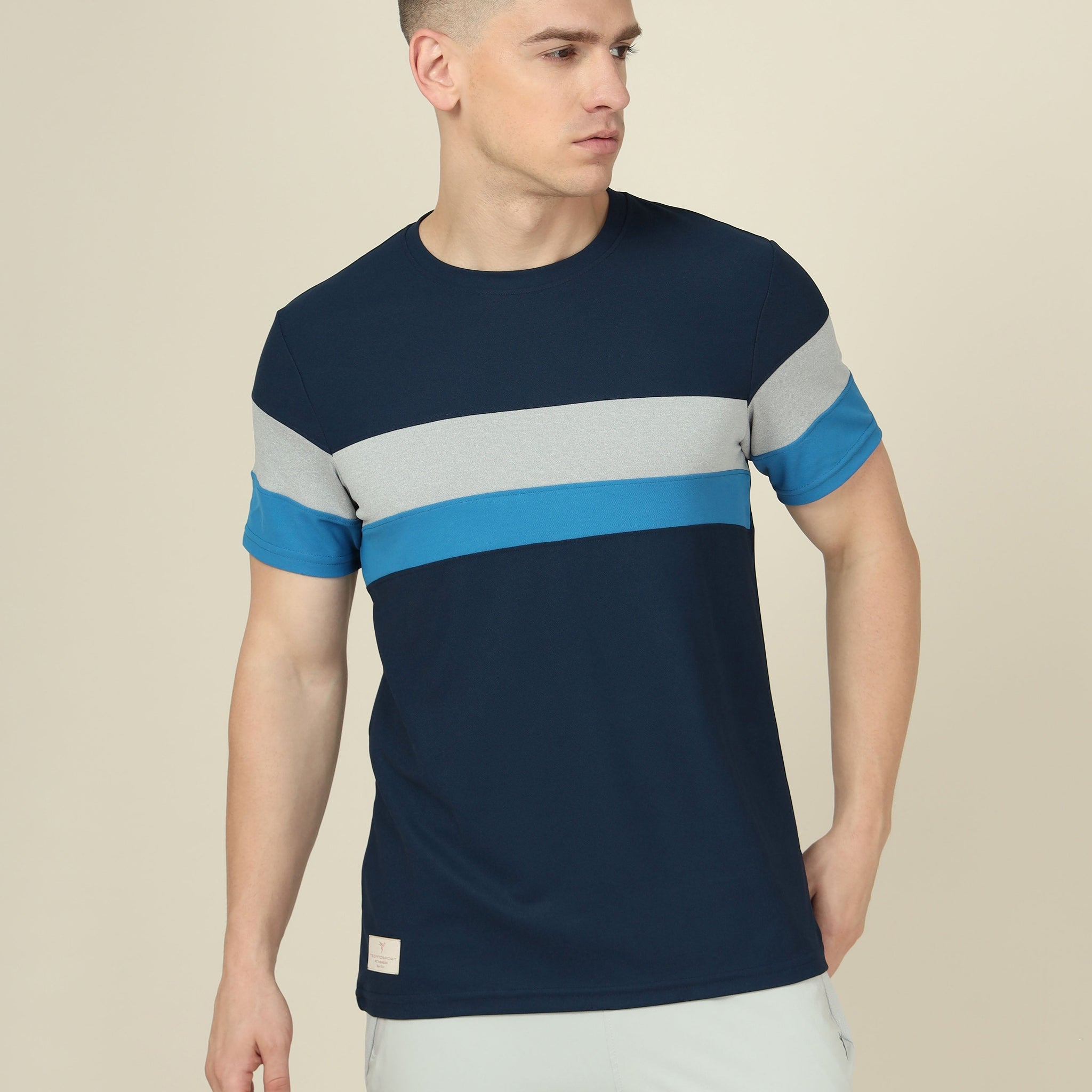 Men Colorblock Slim Fit Crew Neck T-shirt with MATPIQ