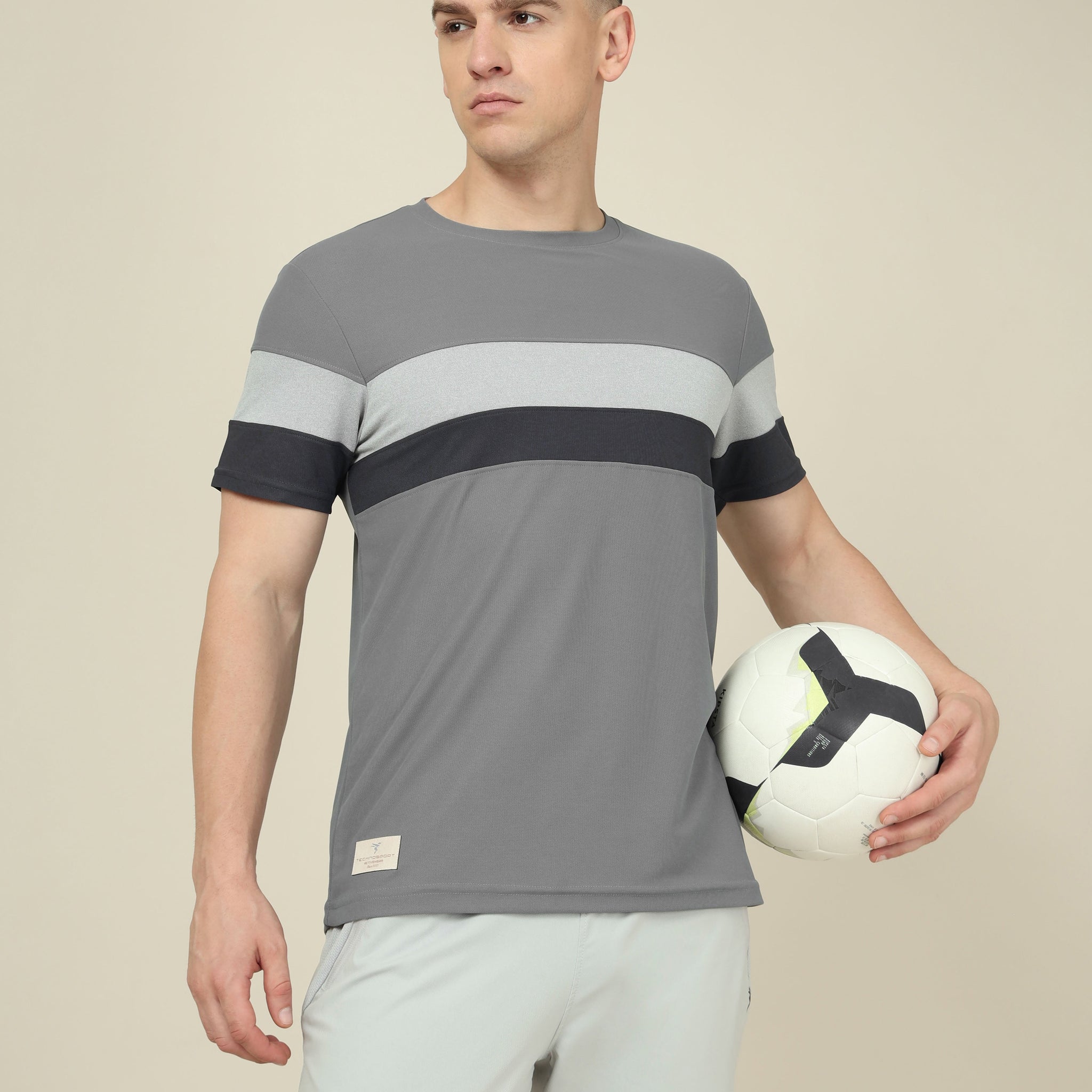 Men Colorblock Slim Fit Crew Neck T-shirt with MATPIQ