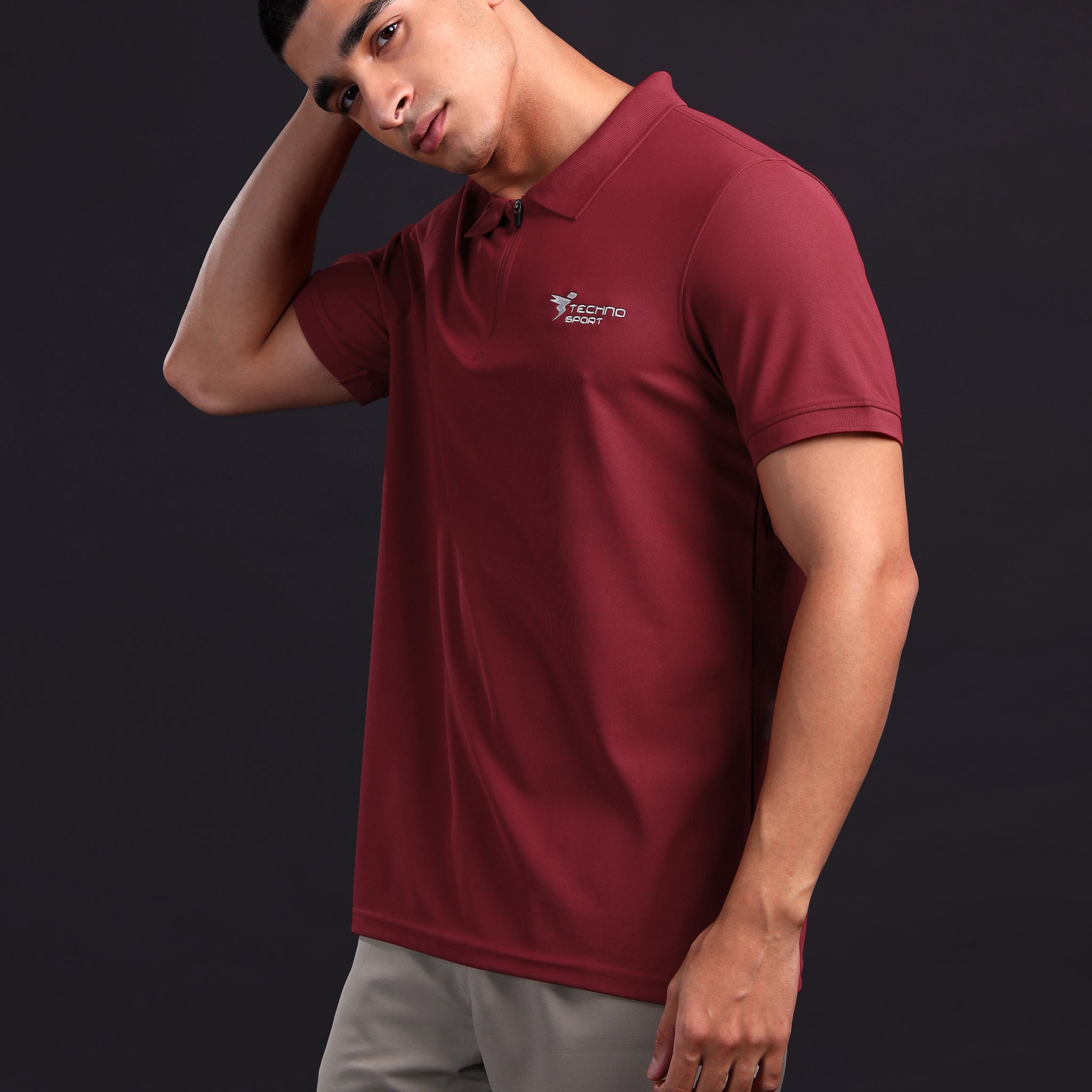 Men Solid Slim Fit Polo T-shirt with MATPIQ