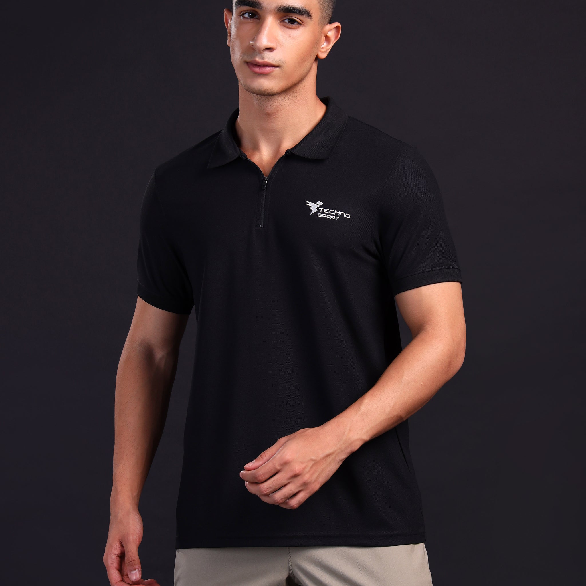 Men Solid Slim Fit Polo T-shirt with MATPIQ