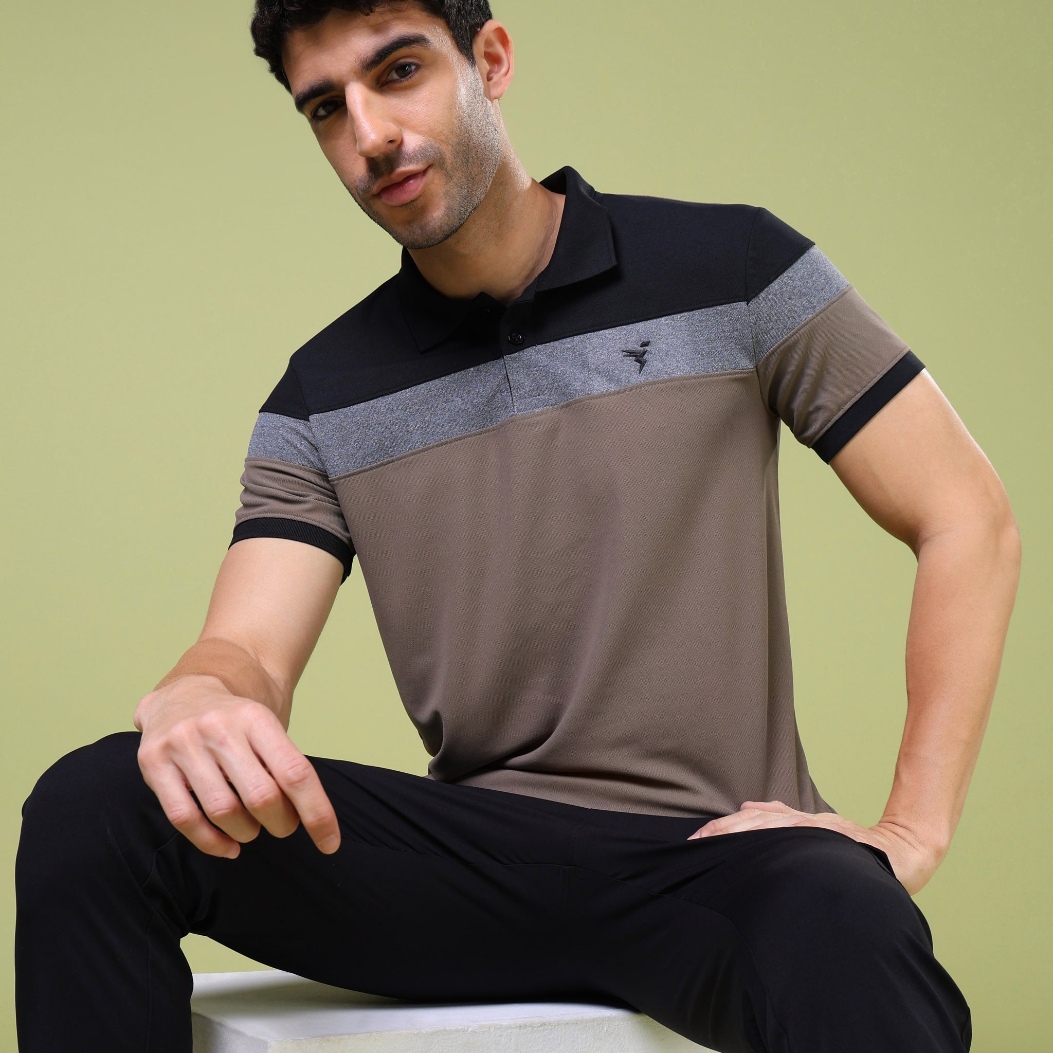 Men Colorblock Slim Fit Polo T-shirt with MATPIQ