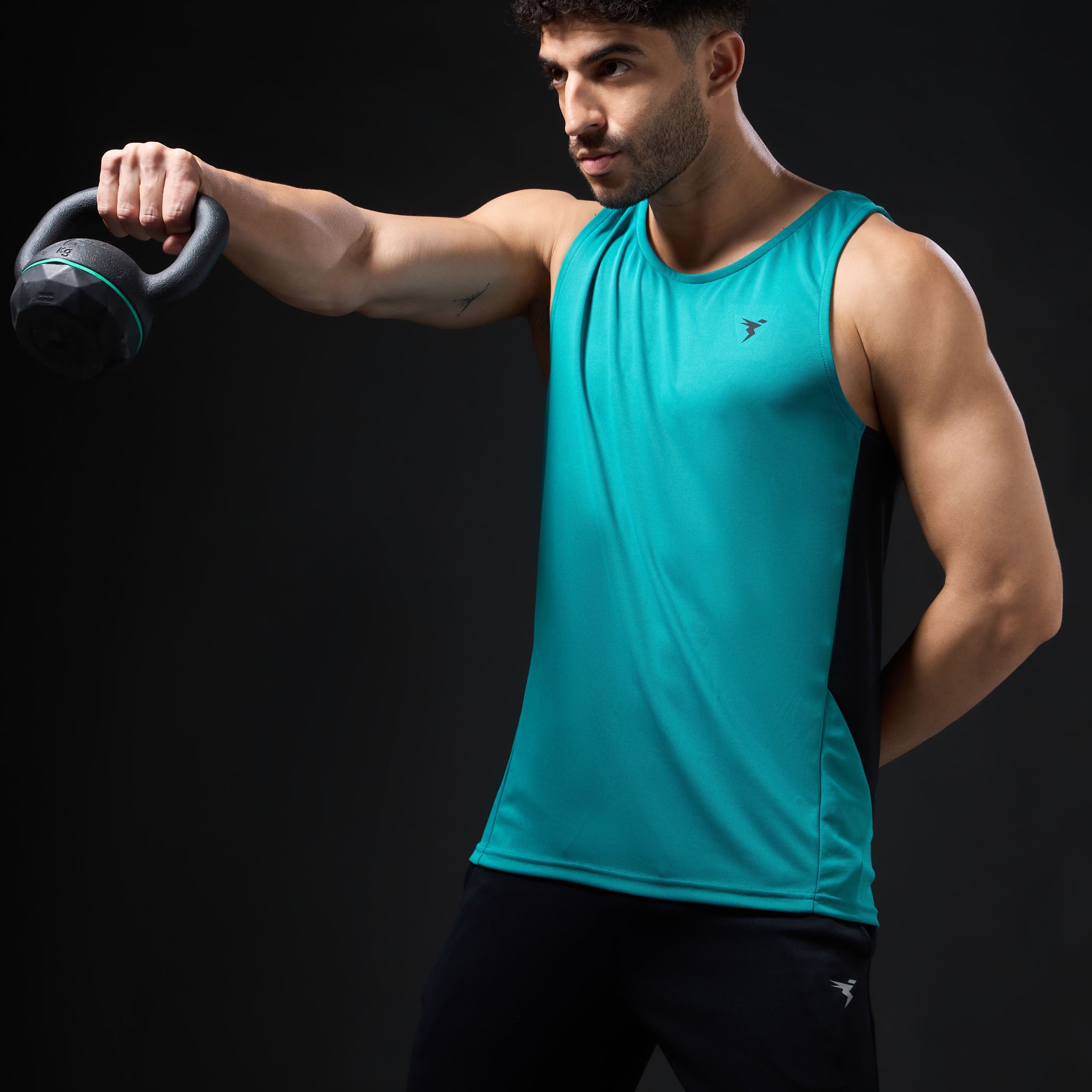 Men Solid Slim Fit Scoop Neck Sports Innerwear Vest with TECHNO COOL+