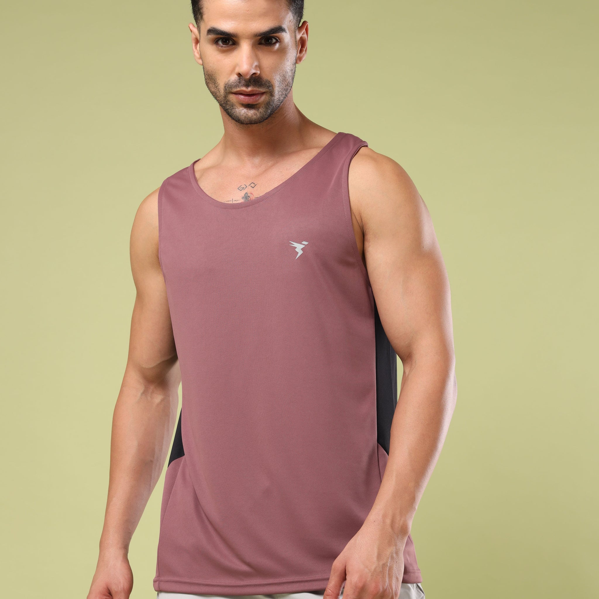 Men Solid Slim Fit Scoop Neck Sports Innerwear Vest with TECHNO COOL+