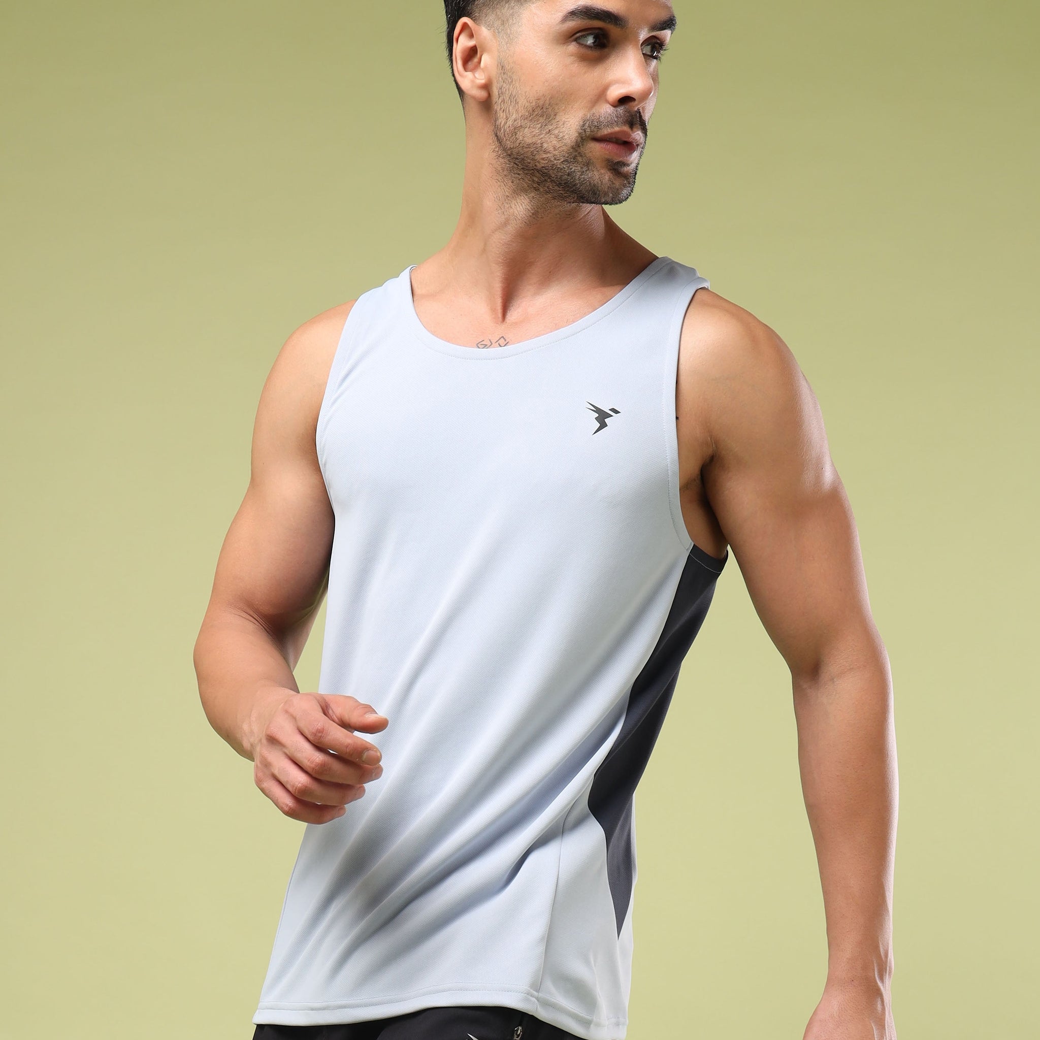 Men Solid Slim Fit Scoop Neck Sports Innerwear Vest with TECHNO COOL+