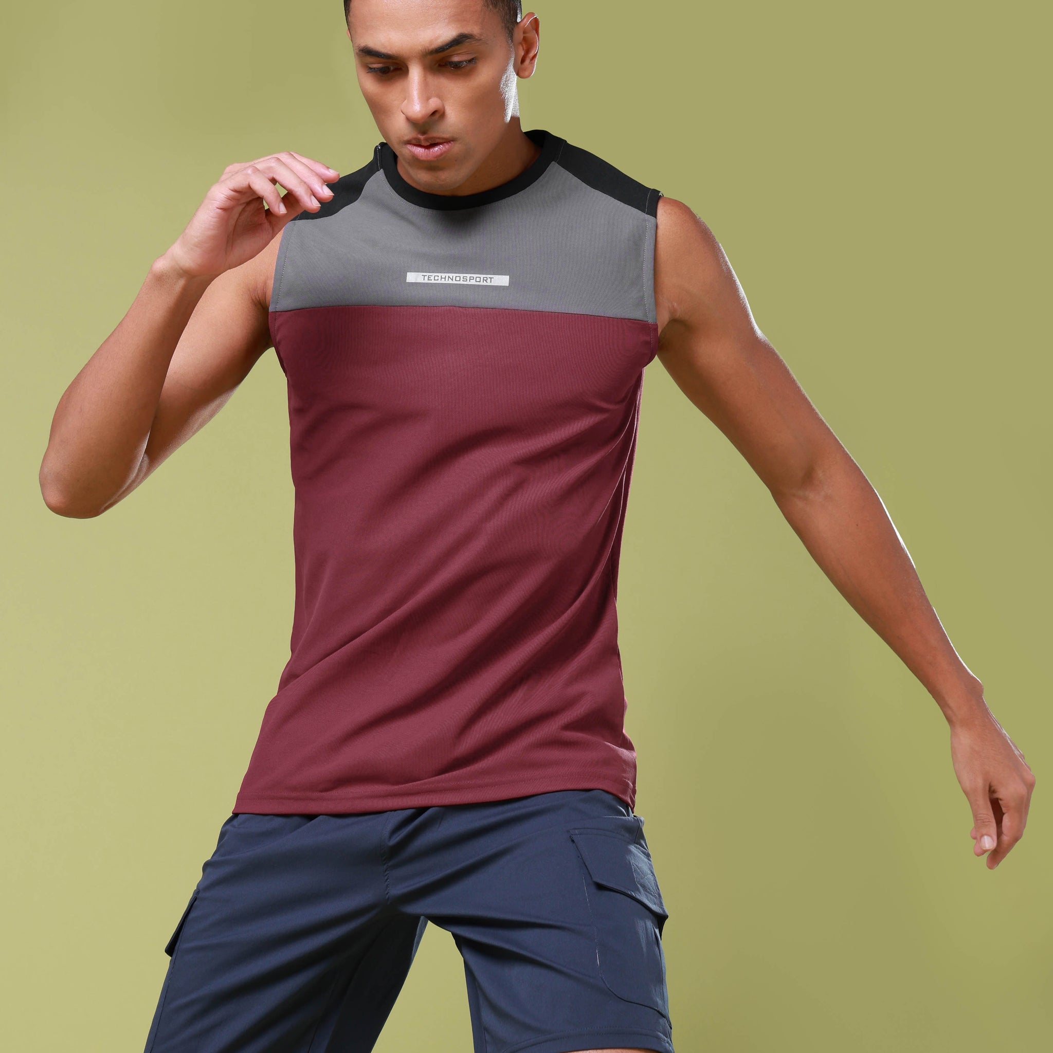 Men Colorblock Slim Fit Round Neck Sports Innerwear Vest with MATPIQ