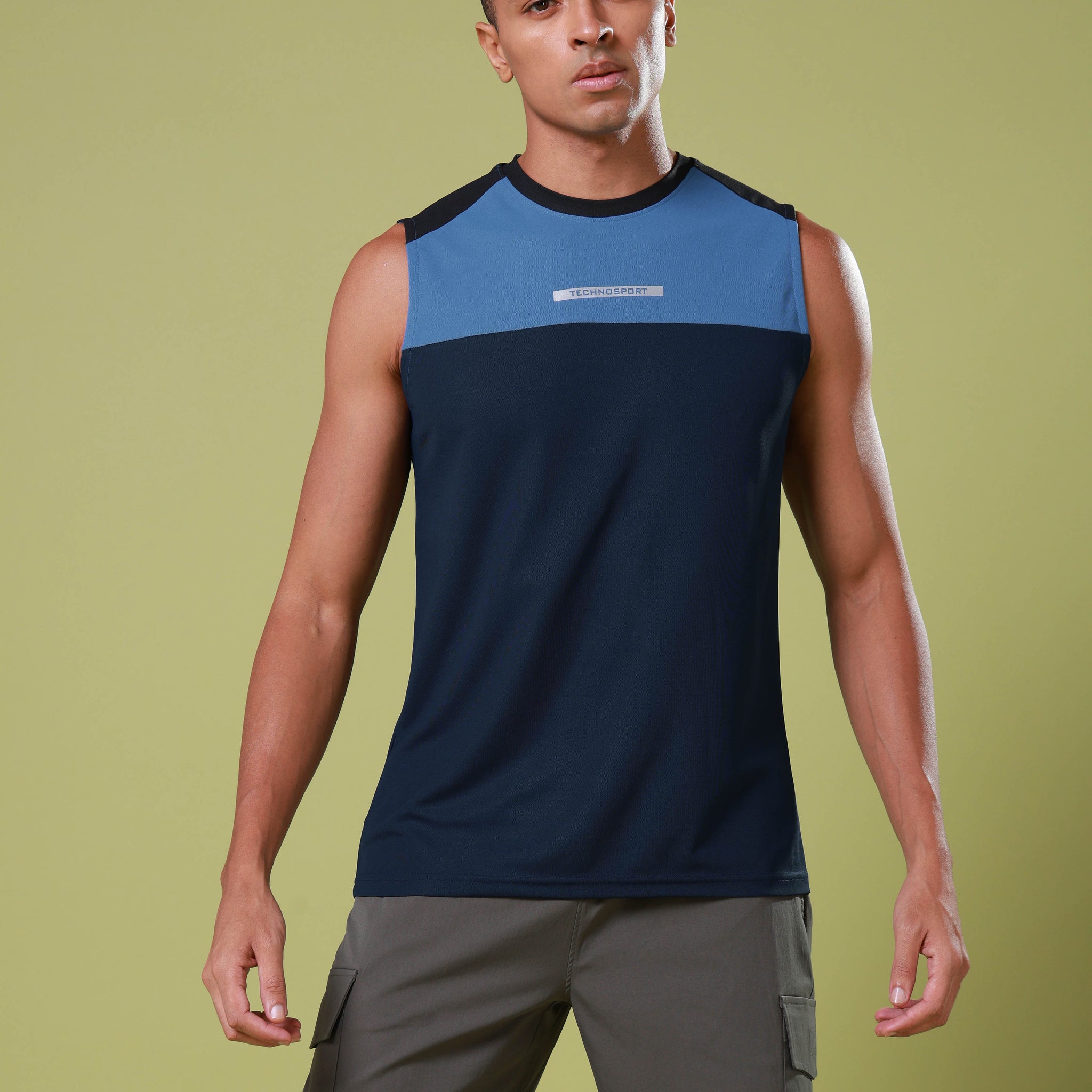 Men Colorblock Slim Fit Round Neck Sports Innerwear Vest with MATPIQ