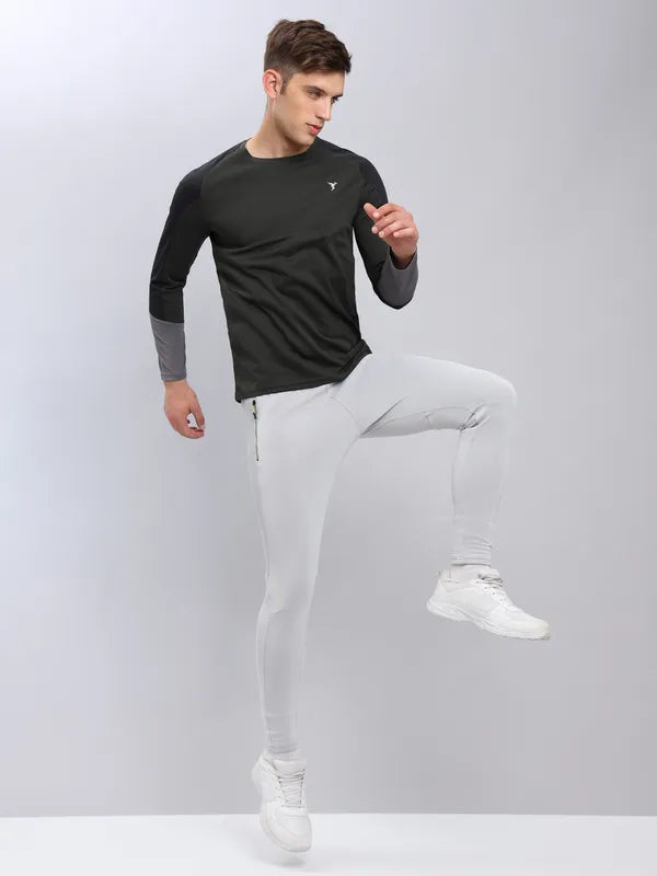 Men Colorblock Slim Fit Crew Neck T-shirt with TECHNO COOL+