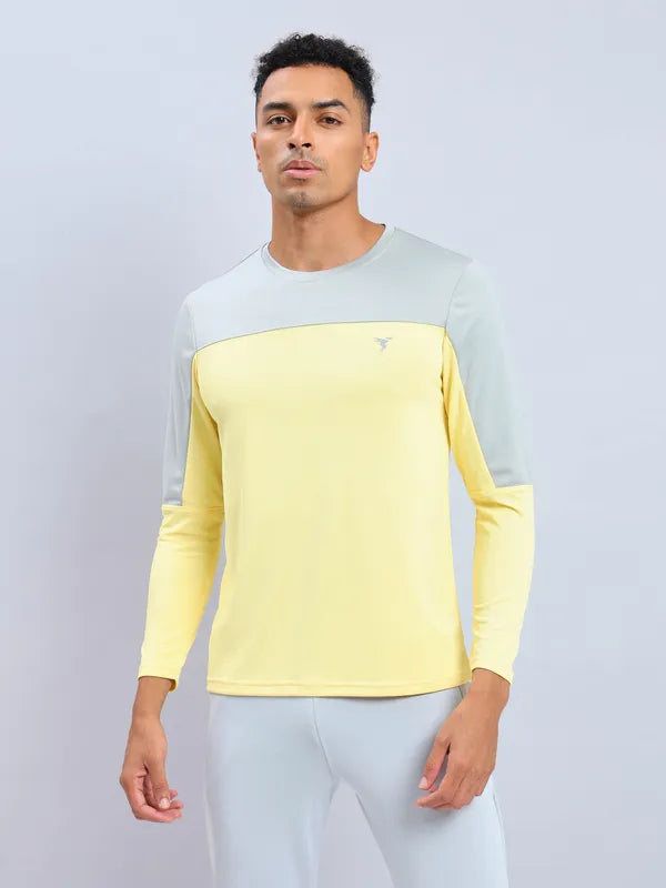 Men Colorblock Slim Fit Crew Neck T-shirt with TECHNO COOL+