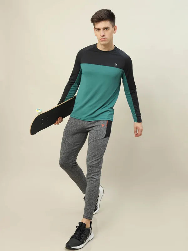 Men Colorblock Slim Fit Crew Neck T-shirt with TECHNO COOL+